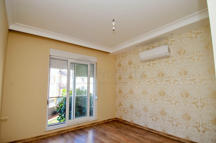 شقة 2 + 1 تطل على حمام السباحة في مجمع جديد في ليمان