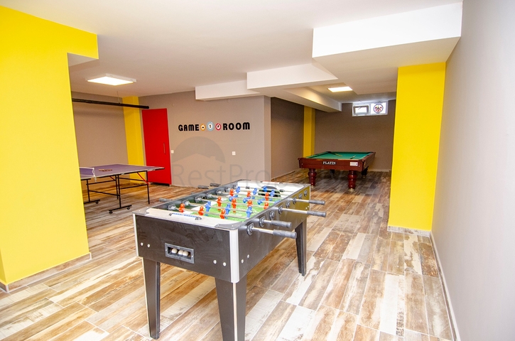 شقة 2 + 1 تطل على حمام السباحة في مجمع جديد في ليمان