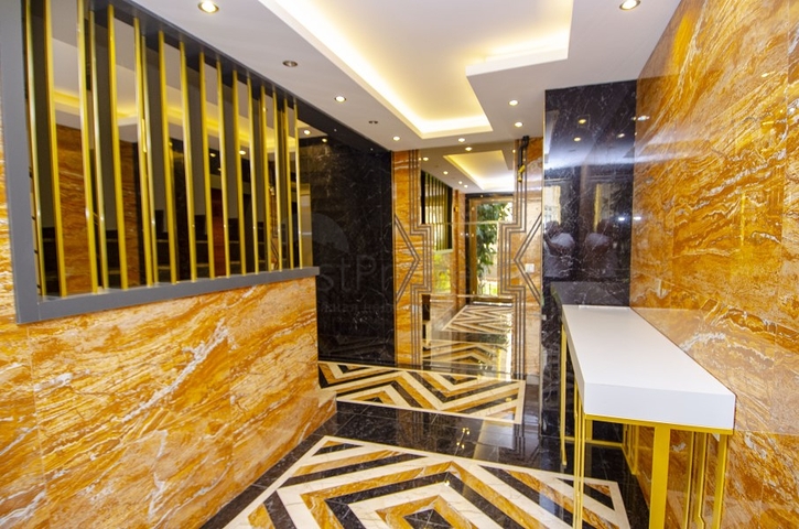 شقة 2 + 1 تطل على حمام السباحة في مجمع جديد في ليمان