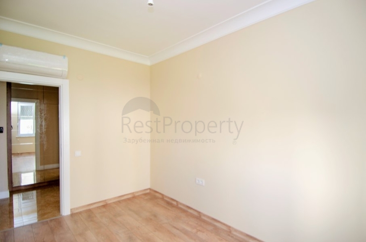 شقة 2 + 1 تطل على حمام السباحة في مجمع جديد في ليمان