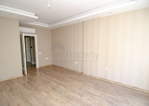 شقة 2 + 1 تطل على حمام السباحة في مجمع جديد في ليمان