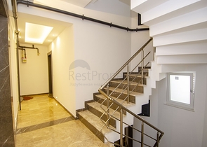 شقة 2 + 1 تطل على حمام السباحة في مجمع جديد في ليمان