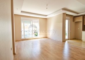 شقة 2 + 1 تطل على حمام السباحة في مجمع جديد في ليمان