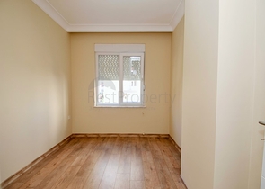 شقة 2 + 1 تطل على حمام السباحة في مجمع جديد في ليمان