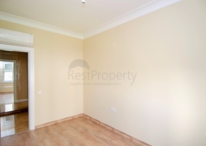 شقة 2 + 1 تطل على حمام السباحة في مجمع جديد في ليمان