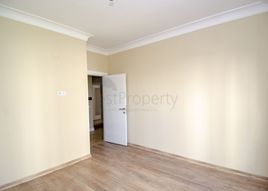 شقة 2 + 1 تطل على حمام السباحة في مجمع جديد في ليمان