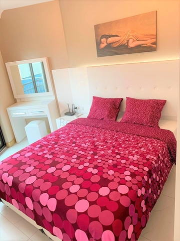 للمستثمرين - شقة مؤثثة ضمن مجمع  يضم كافة الخدمات في مركز الانيا