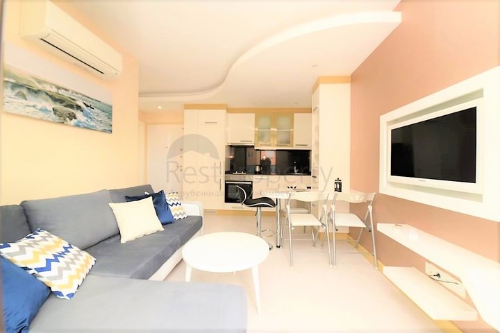 للمستثمرين - شقة مؤثثة ضمن مجمع  يضم كافة الخدمات في مركز الانيا