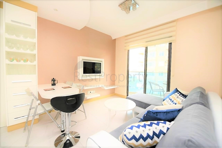 للمستثمرين - شقة مؤثثة ضمن مجمع  يضم كافة الخدمات في مركز الانيا