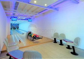 للمستثمرين - شقة مؤثثة ضمن مجمع  يضم كافة الخدمات في مركز الانيا