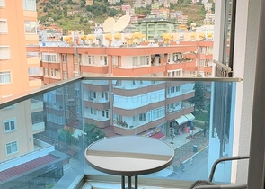 للمستثمرين - شقة مؤثثة ضمن مجمع  يضم كافة الخدمات في مركز الانيا