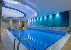 للمستثمرين - شقة مؤثثة ضمن مجمع  يضم كافة الخدمات في مركز الانيا