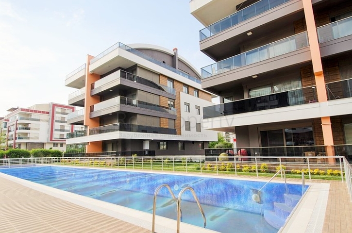 بنتهاوس واسع 4 + 2 في منطقة النخبة في أنجالي أنطاليا