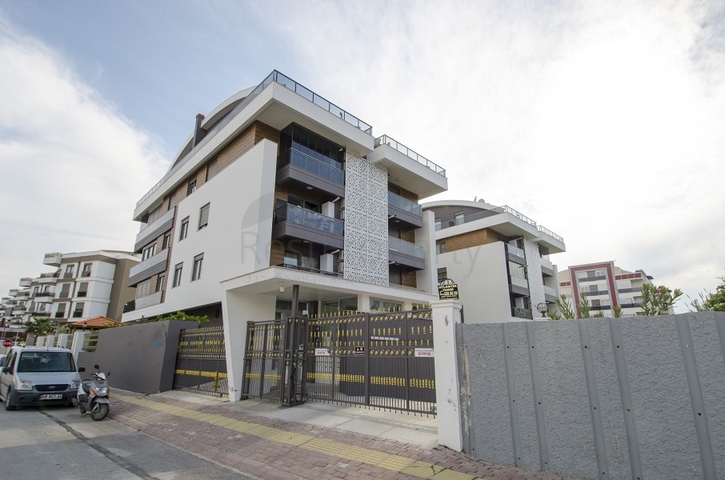 بنتهاوس واسع 4 + 2 في منطقة النخبة في أنجالي أنطاليا