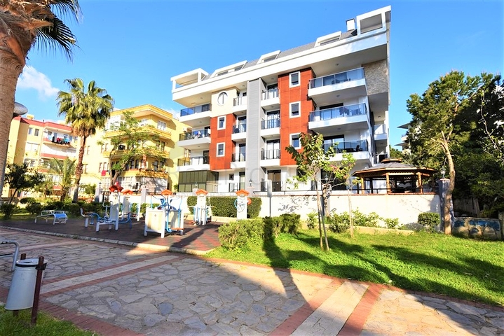 شقة جديدة للبيع في مركز الانيا _ من تصميم غرفتين وصالة 