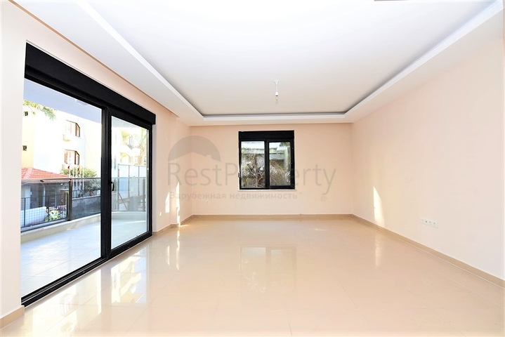 شقة جديدة للبيع في مركز الانيا _ من تصميم غرفتين وصالة 