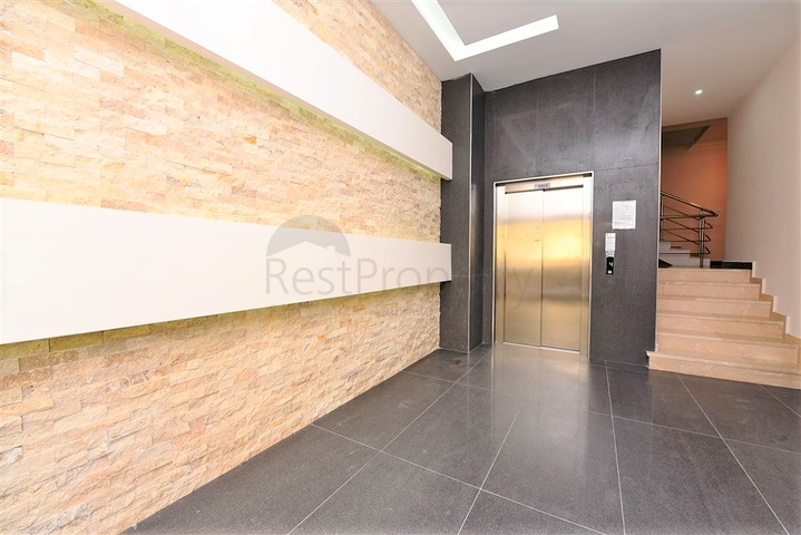 شقة جديدة للبيع في مركز الانيا _ من تصميم غرفتين وصالة 