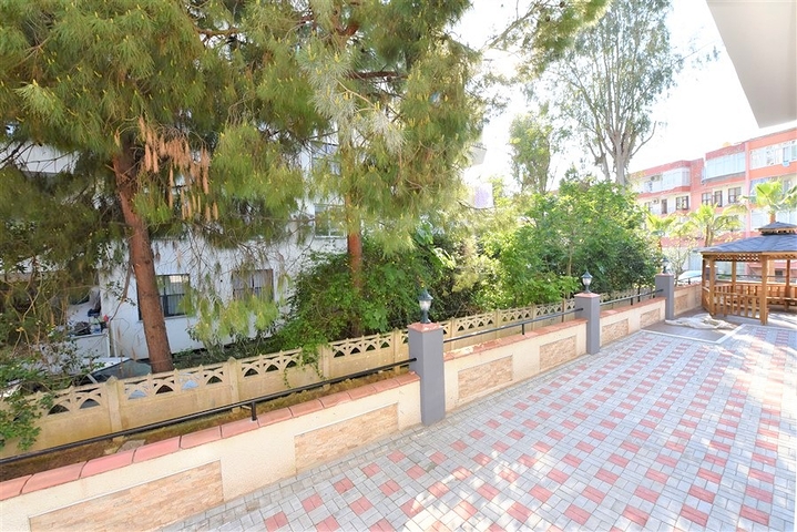 شقة جديدة للبيع في مركز الانيا _ من تصميم غرفتين وصالة 