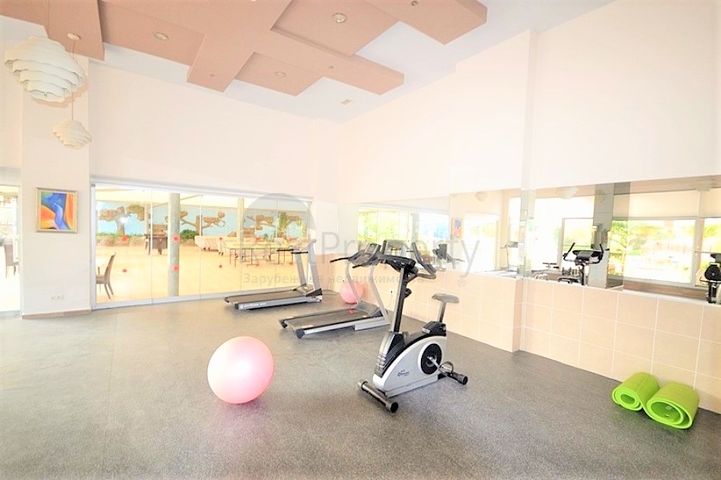 غرفة نوم وصالة ضمن مجمع سكني جانب مركز التسوق في جيكجيلي _ الانيا 