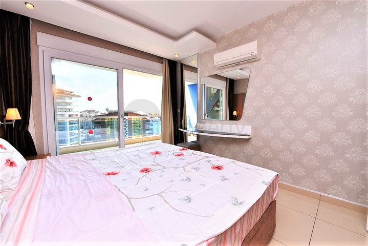 غرفة نوم وصالة ضمن مجمع سكني جانب مركز التسوق في جيكجيلي _ الانيا 