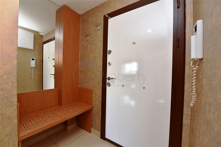 غرفة نوم وصالة ضمن مجمع سكني جانب مركز التسوق في جيكجيلي _ الانيا 