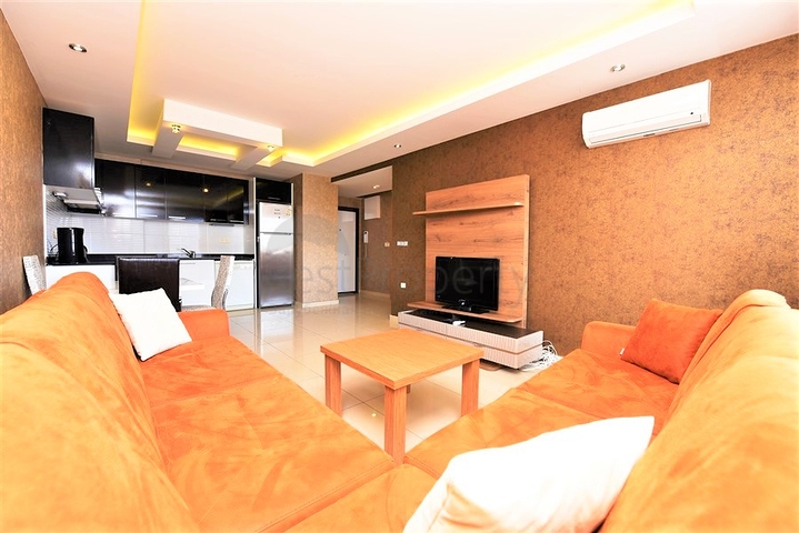 غرفة نوم وصالة ضمن مجمع سكني جانب مركز التسوق في جيكجيلي _ الانيا 