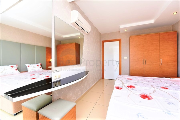 غرفة نوم وصالة ضمن مجمع سكني جانب مركز التسوق في جيكجيلي _ الانيا 