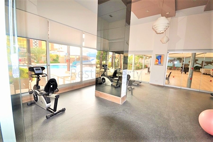 غرفة نوم وصالة ضمن مجمع سكني جانب مركز التسوق في جيكجيلي _ الانيا 