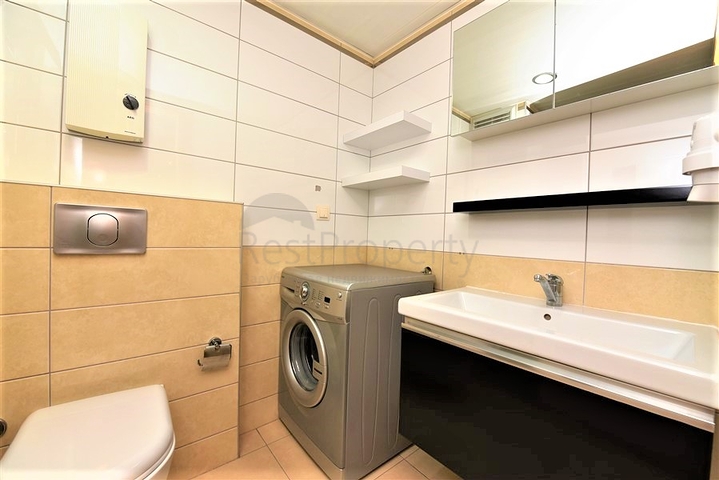 غرفة نوم وصالة ضمن مجمع سكني جانب مركز التسوق في جيكجيلي _ الانيا 