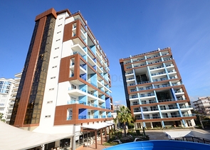 غرفة نوم وصالة ضمن مجمع سكني جانب مركز التسوق في جيكجيلي _ الانيا 