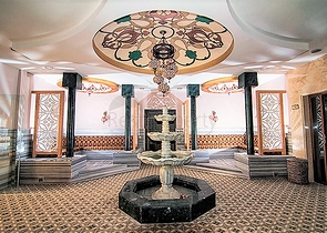 غرفة نوم وصالة ضمن مجمع سكني جانب مركز التسوق في جيكجيلي _ الانيا 