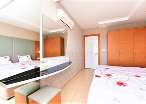 غرفة نوم وصالة ضمن مجمع سكني جانب مركز التسوق في جيكجيلي _ الانيا 