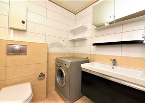 غرفة نوم وصالة ضمن مجمع سكني جانب مركز التسوق في جيكجيلي _ الانيا 