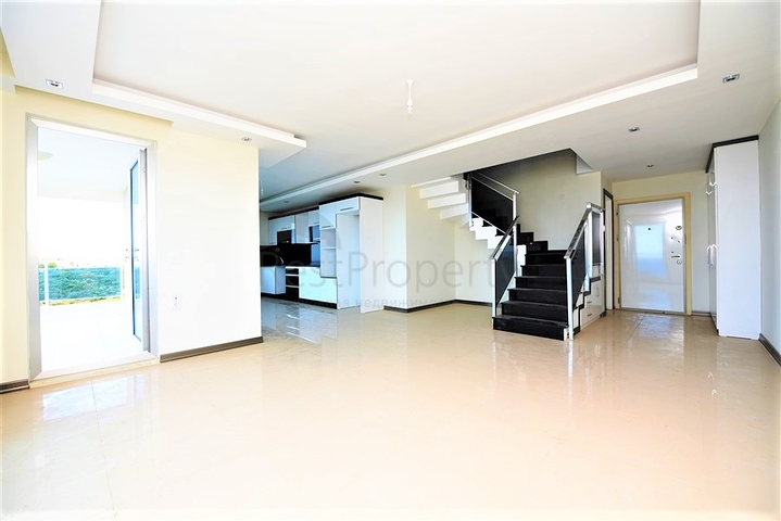 شقق اطلالة بحر في الانيا - دوبلكس غرفتين وصالة في كاستل / الانيا 