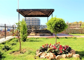 شقق اطلالة بحر في الانيا - دوبلكس غرفتين وصالة في كاستل / الانيا 