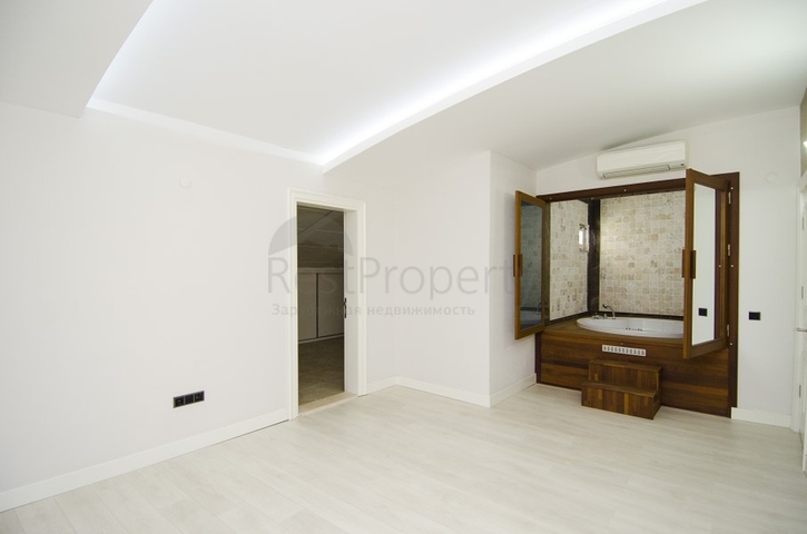 دوبلكس راقي 4 + 2 في أونجالي كونيالتي أنطاليا