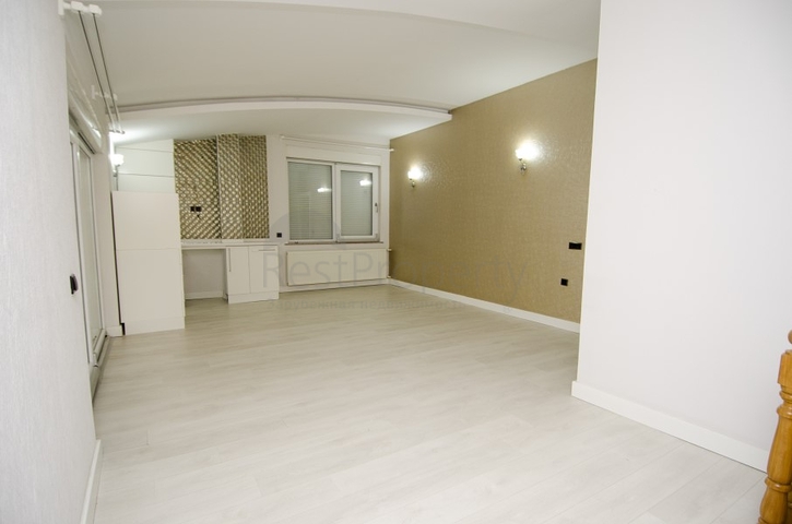 دوبلكس راقي 4 + 2 في أونجالي كونيالتي أنطاليا