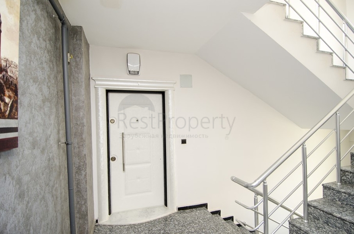 دوبلكس راقي 4 + 2 في أونجالي كونيالتي أنطاليا