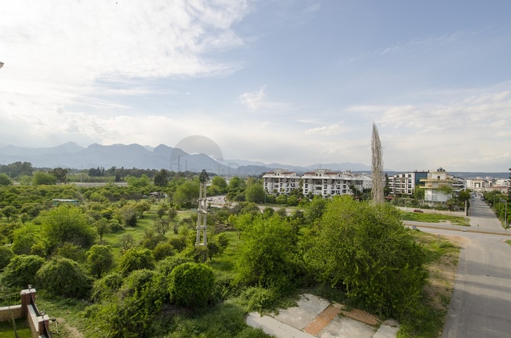 دوبلكس راقي 4 + 2 في أونجالي كونيالتي أنطاليا