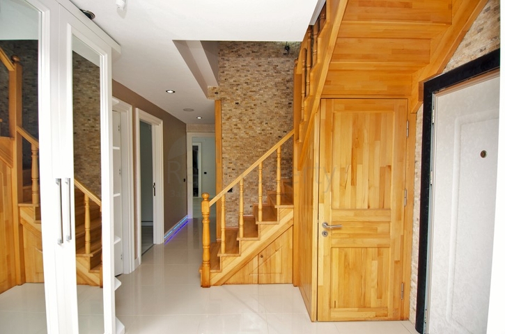 دوبلكس راقي 4 + 2 في أونجالي كونيالتي أنطاليا