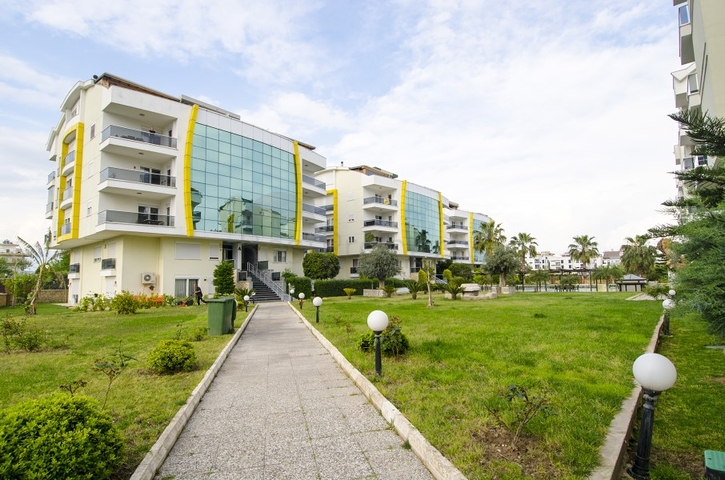 دوبلكس راقي 4 + 2 في أونجالي كونيالتي أنطاليا