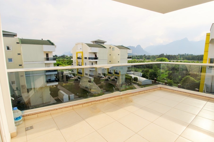 دوبلكس راقي 4 + 2 في أونجالي كونيالتي أنطاليا