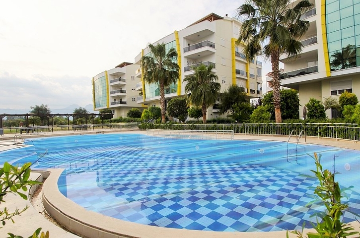 دوبلكس راقي 4 + 2 في أونجالي كونيالتي أنطاليا