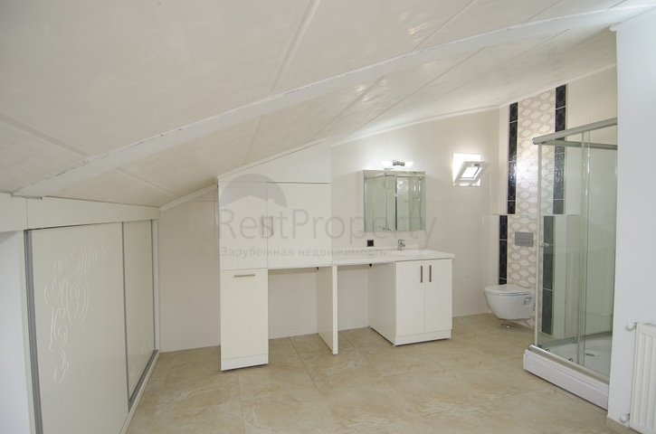 دوبلكس راقي 4 + 2 في أونجالي كونيالتي أنطاليا