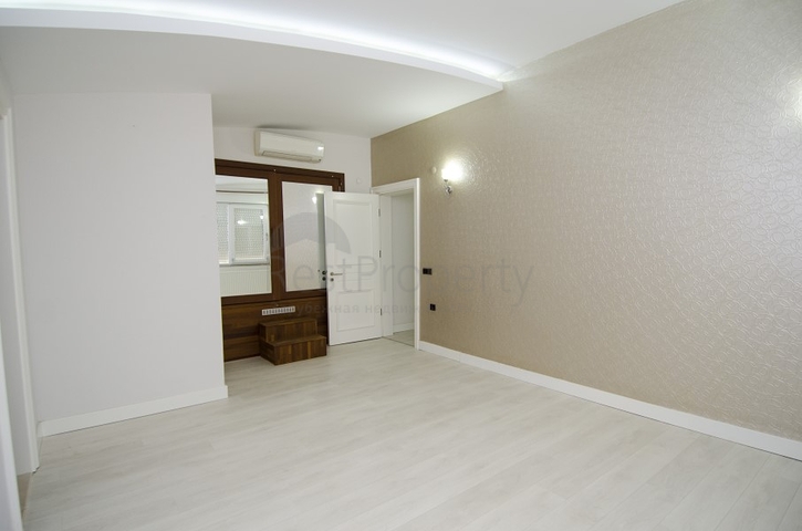 دوبلكس راقي 4 + 2 في أونجالي كونيالتي أنطاليا