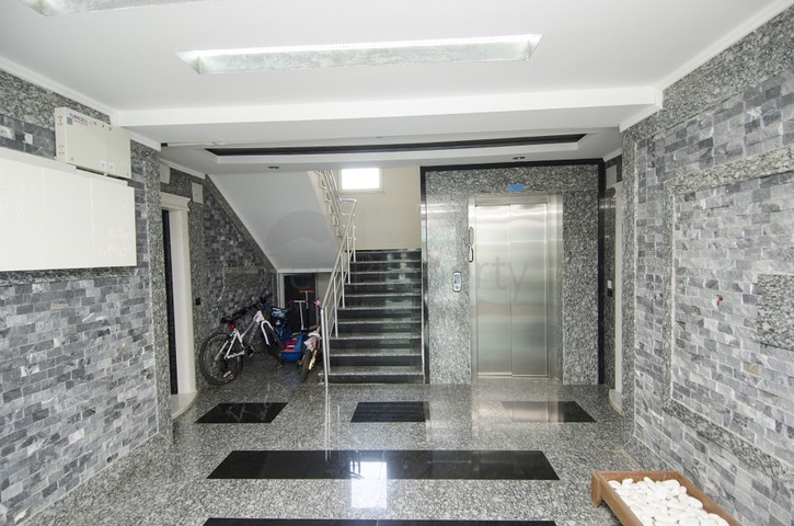 دوبلكس راقي 4 + 2 في أونجالي كونيالتي أنطاليا