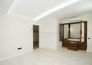 دوبلكس راقي 4 + 2 في أونجالي كونيالتي أنطاليا