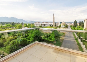 دوبلكس راقي 4 + 2 في أونجالي كونيالتي أنطاليا