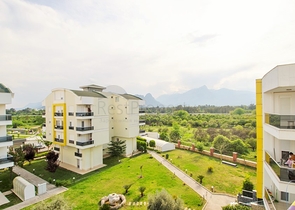 دوبلكس راقي 4 + 2 في أونجالي كونيالتي أنطاليا