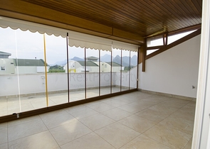 دوبلكس راقي 4 + 2 في أونجالي كونيالتي أنطاليا